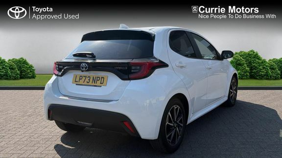 Toyota Yaris Design LP73NPD White #2