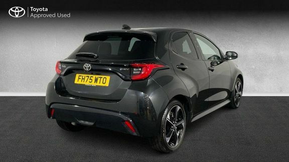 Toyota Yaris Excel Black #4