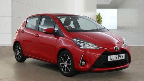 Toyota Yaris 1.5 Vvt-i Icon Tech Cvt Euro 6 Red