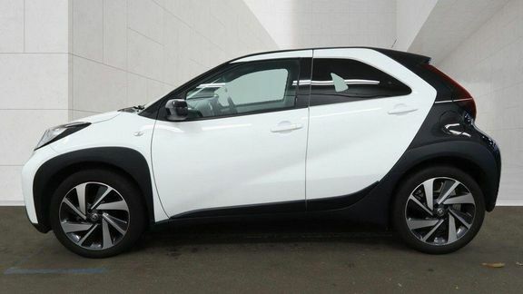 Toyota Aygo X Edge Parking Pack White #6