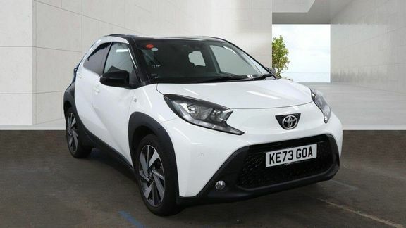 Toyota Aygo X Edge Parking Pack White