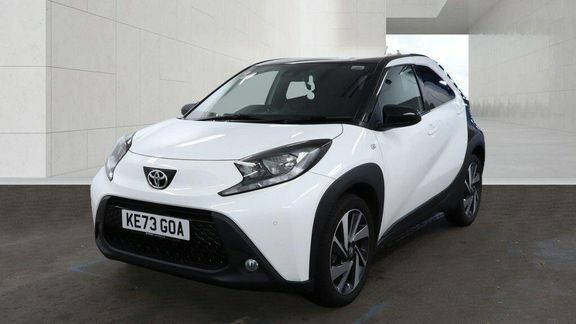 Toyota Aygo X Edge Parking Pack White #2