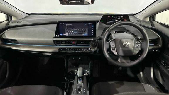 Toyota Prius Design Black #4