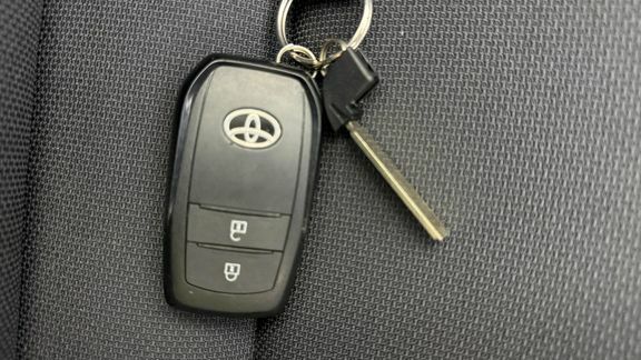 Toyota Prius Prius Plug-in Excel Silver #27