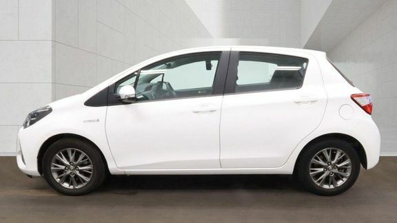 Toyota Yaris Icon 1.5 Hybrid White #6