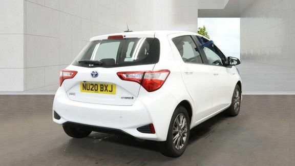 Toyota Yaris Icon 1.5 Hybrid White #4