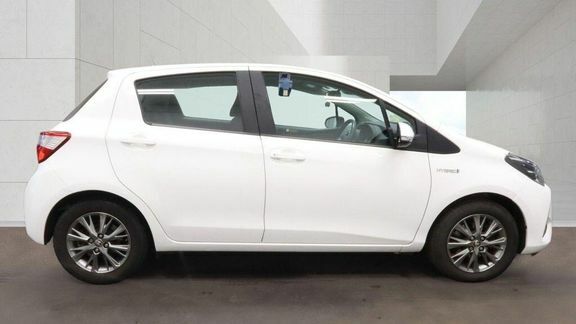 Toyota Yaris Icon 1.5 Hybrid White #5