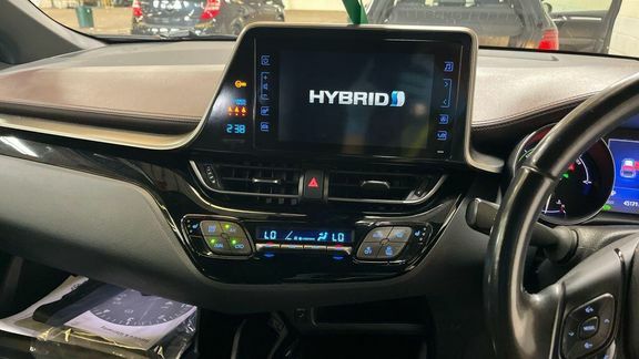 Toyota C-Hr Dynamic Silver #13