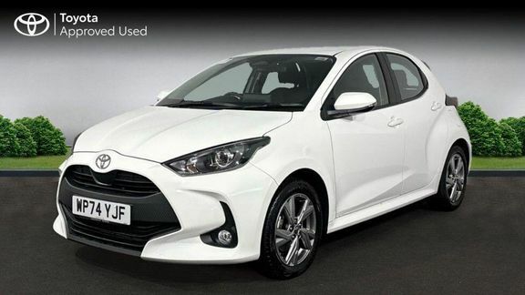 Toyota Yaris Icon White