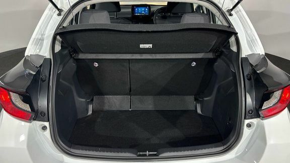 Toyota Yaris Design Green #13