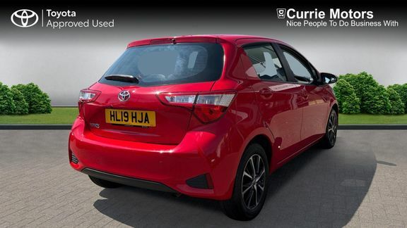 Toyota Yaris Icon Tech 1.5 Red #2