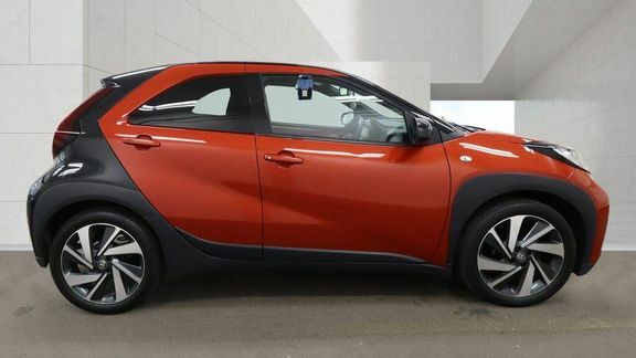 Toyota Aygo X Edge Parking Pack Red #5