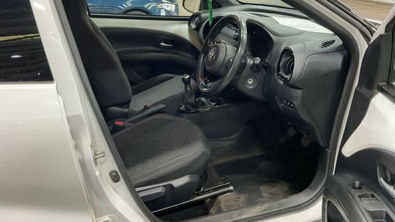 Toyota Aygo X Exclusive Green #11