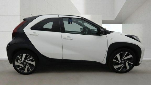 Toyota Aygo X Edge Manual White #5