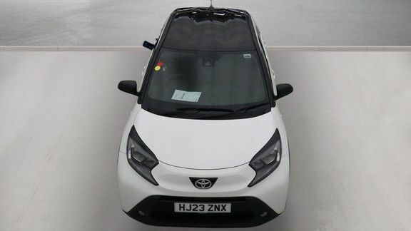 Toyota Aygo X Exclusive Green #7