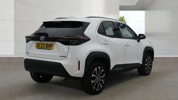 Toyota Yaris Cross Design Fwd DC23BHP White #4