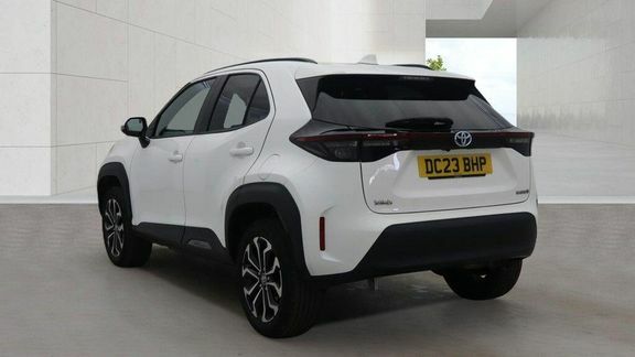 Toyota Yaris Cross Design Fwd DC23BHP White #3
