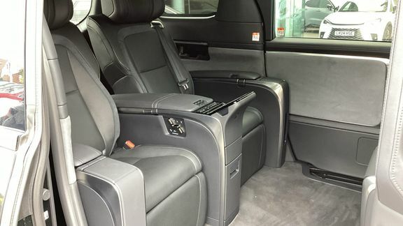 Lexus LM 350H Takumi Silver #9