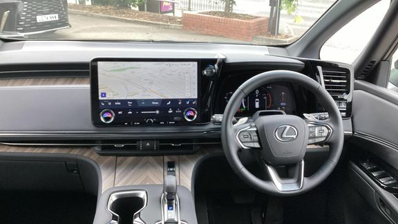 Lexus LM 350H Takumi Silver #8