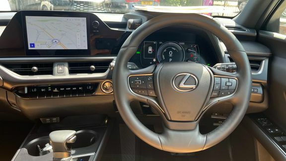 Lexus UX Ux 250H 4X2 Cvt Silver #8