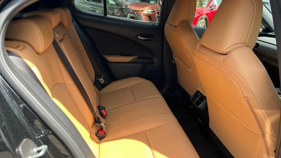 Lexus UX Ux 250H 4X2 Cvt Silver #9