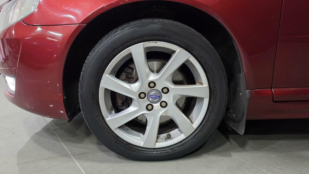 Volvo V70 Se Nav Red #4