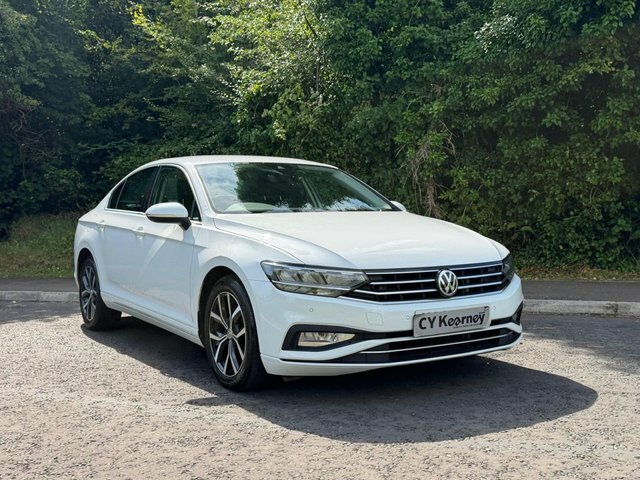 Volkswagen Passat Tdi Evo Sel Saloon White