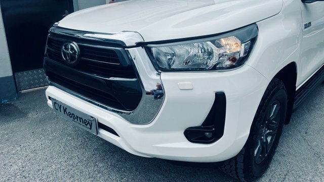 Toyota HILUX D-4d Icon Pickup Double White #2