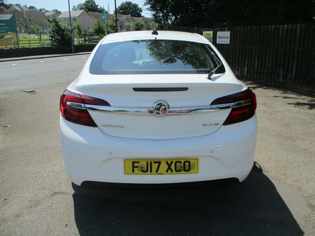 Vauxhall Insignia 1.6 Cdti Ecoflex Design Hatchback Manua White #6