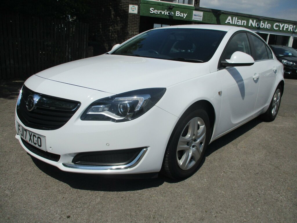 Vauxhall Insignia 1.6 Cdti Ecoflex Design Hatchback Manua White