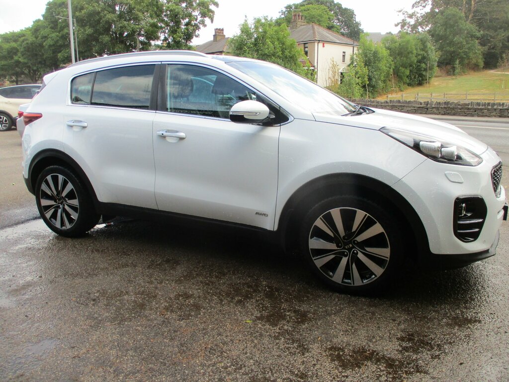 Kia Sportage 2.0 Crdi Kx-4 Suv Awd Euro 6 182 MA17EKD White #4