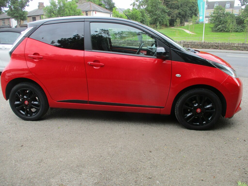 Toyota Aygo 1.0 Vvt-i X-cite 4 Red Bi-tone Hatchback Petro YH67EVY Red #6