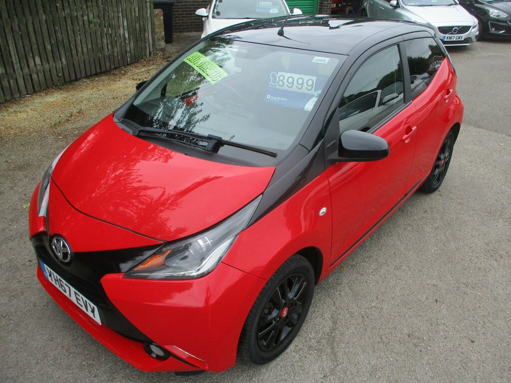 Toyota Aygo 1.0 Vvt-i X-cite 4 Red Bi-tone Hatchback Petro YH67EVY Red #2