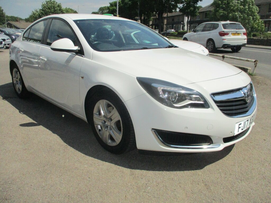 Vauxhall Insignia 1.6 Cdti Ecoflex Design Hatchback Manua White #3