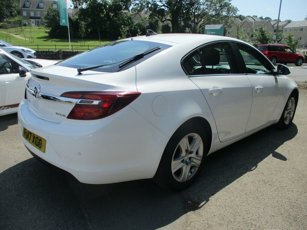 Vauxhall Insignia 1.6 Cdti Ecoflex Design Hatchback Manua White #5