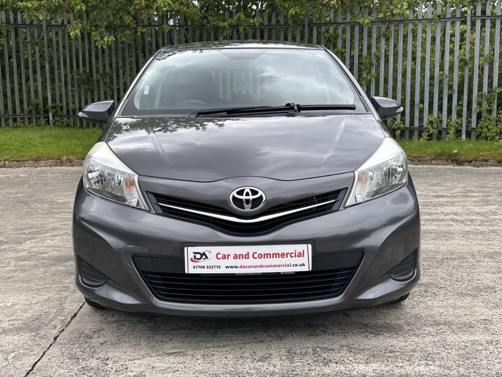 Toyota Yaris 1.3 Vvt-i Tr DK62XKC Grey #2