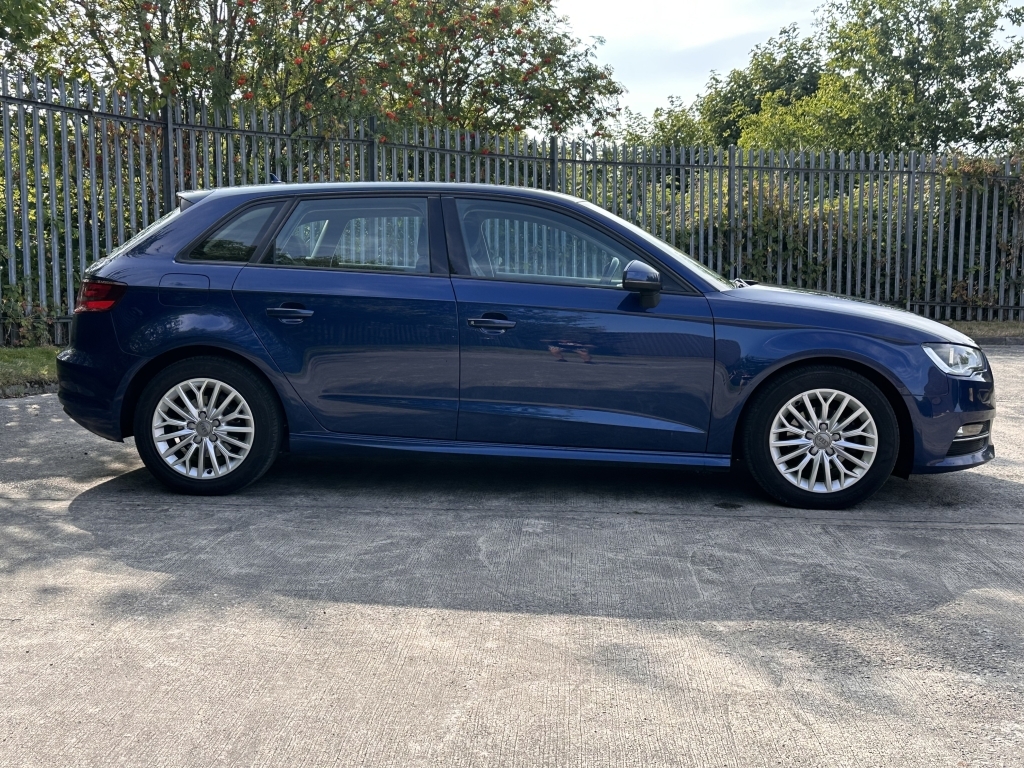 Audi A3 1.6 Tdi Ultra Se Technik Blue #4