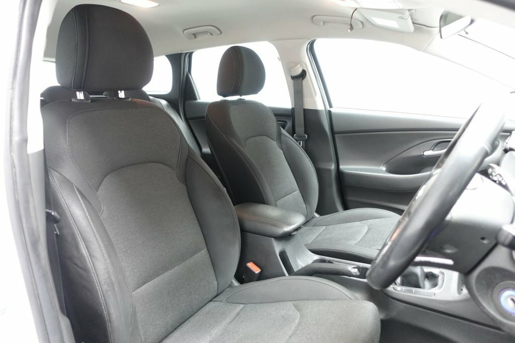 Hyundai I30 1.6L Se Connect White #3