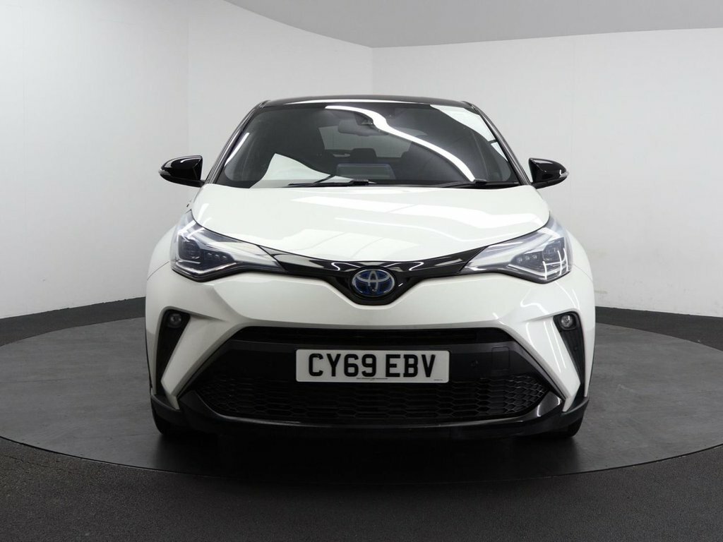 Toyota C-Hr 2L Dynamic White #4