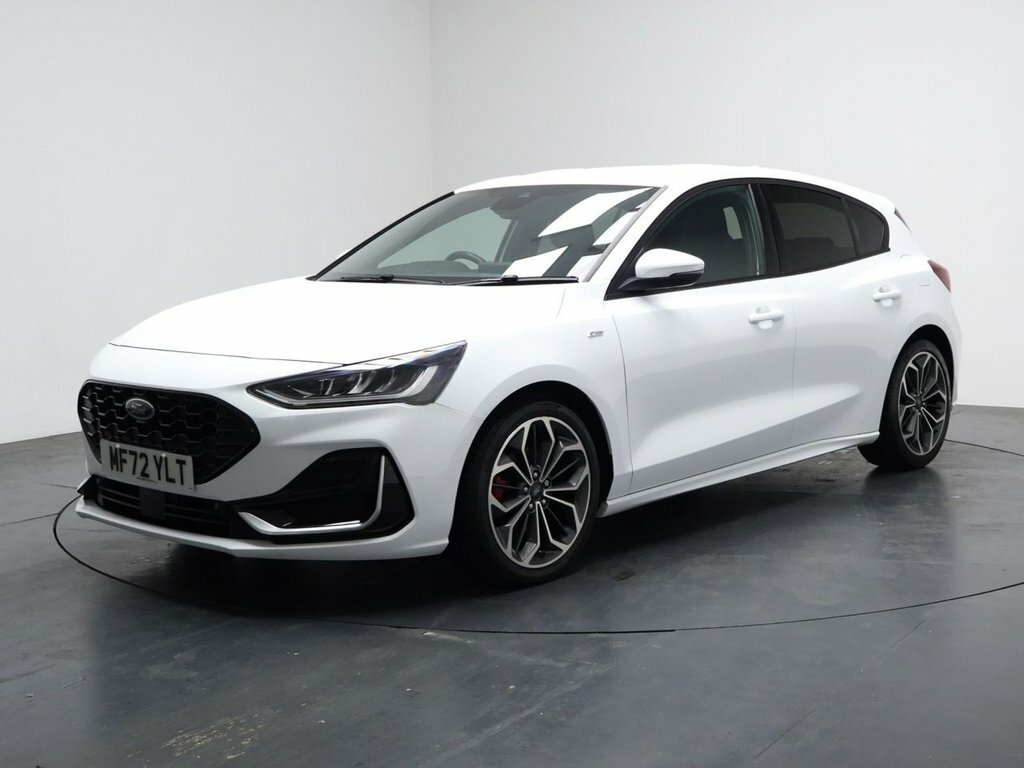 Ford Focus 1L St-line Vignale MF72YLT White #5