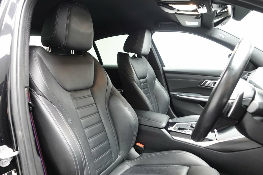 BMW 3 Series 2L M Sport FD22JNJ Black #3