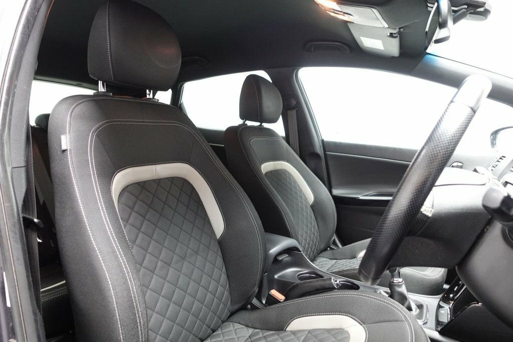 Kia Ceed 1L Gt-line LB67CPN Silver #3