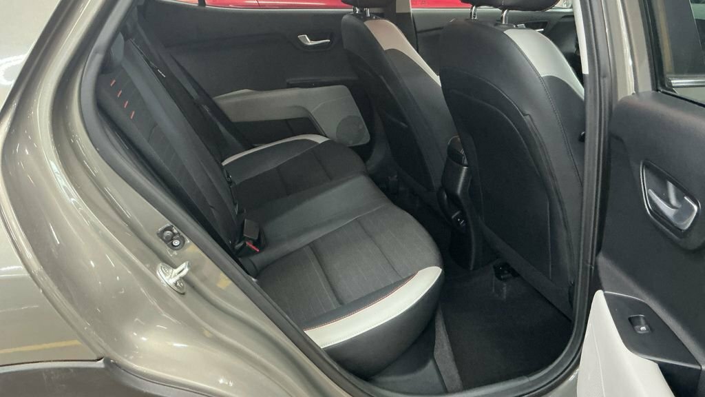 Kia Stonic Kia Stonic 1.0 T-gdi First Edition Suv #7