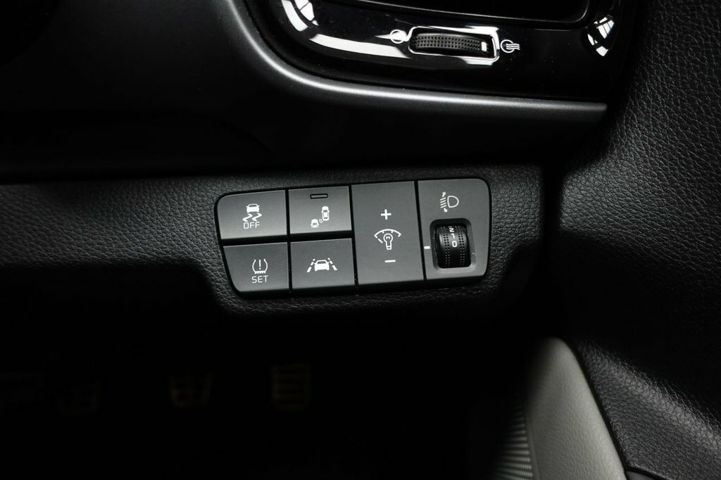 Kia Stonic 1.0T Gdi 2 2017 White #31