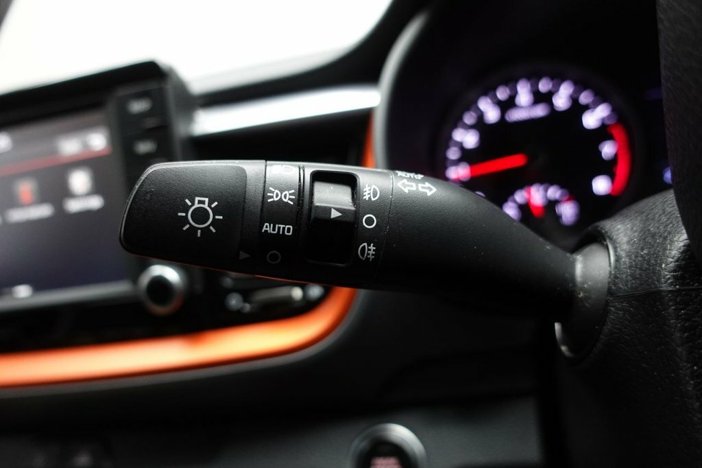 Kia Stonic 1.0T Gdi 2 2017 White #23