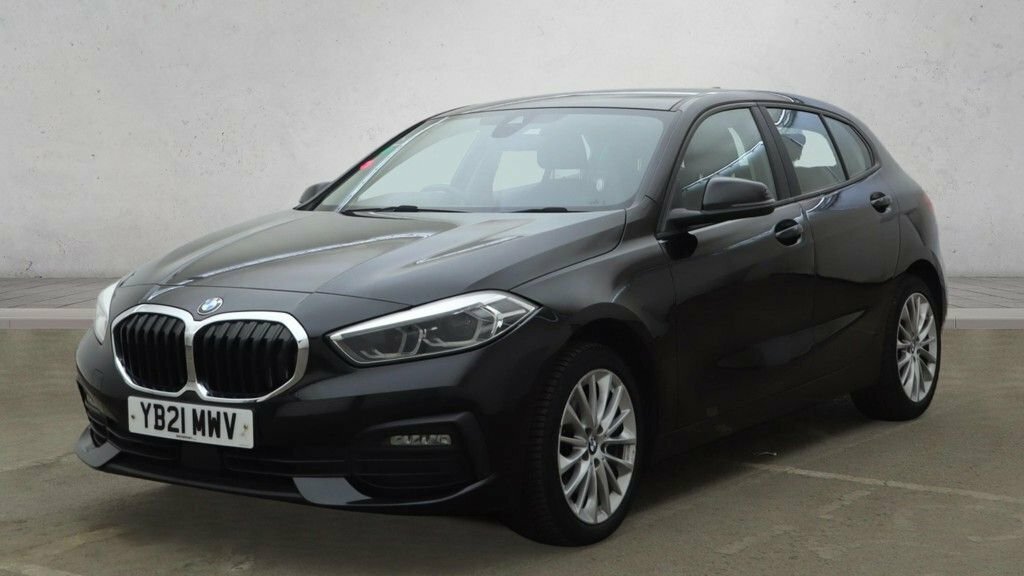 BMW 1 Series 1.5L Se YB21MWV Black #4