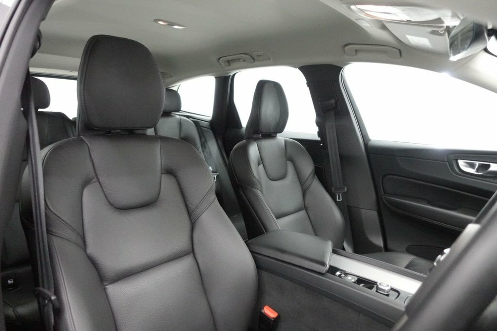 Volvo XC60 2L Core HT72UFG Grey #2
