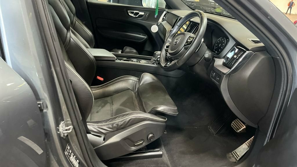 Volvo XC60 2L R-design Grey #3