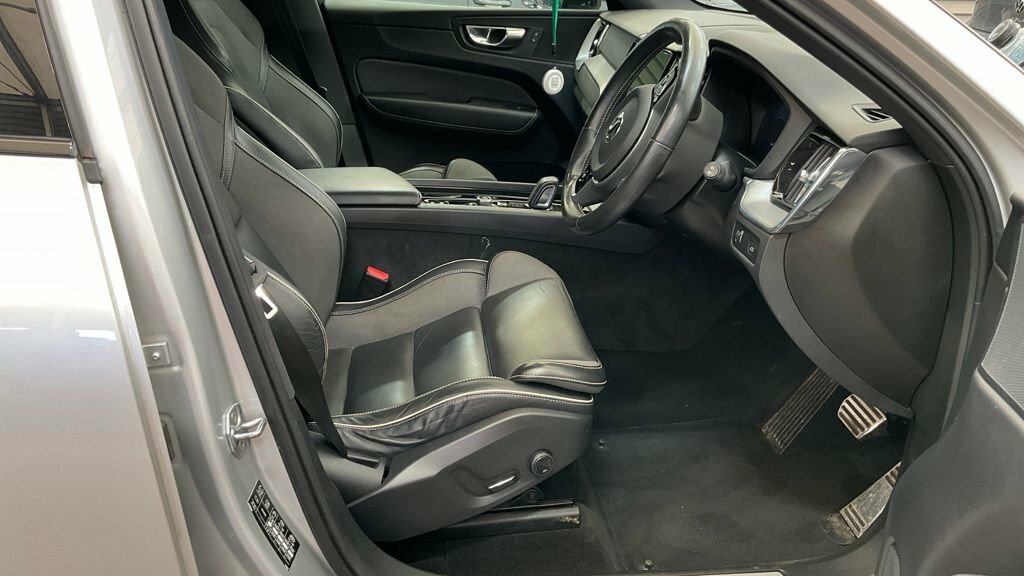 Volvo XC60 2L R-design Silver #3