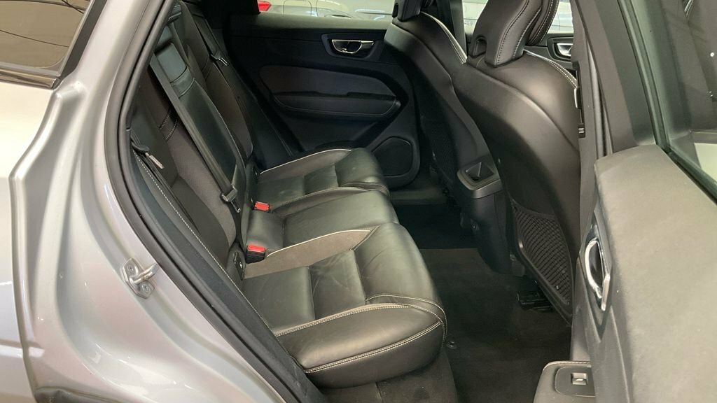 Volvo XC60 2.0 B5 Mhev Momentum Suv Hybrid Eu Black #7